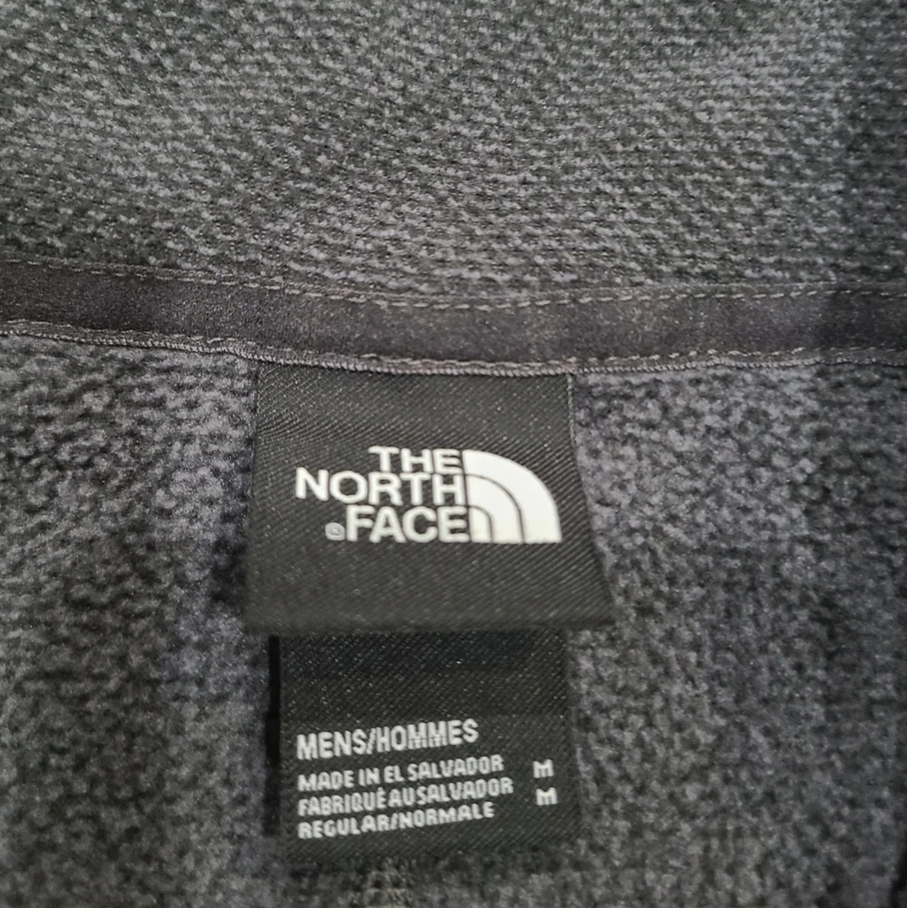 The North Face textured fleece men's pullover size M 1/4zip